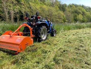 Location tracteur avec gyrobroyeur beschikbaar voor biedingen
