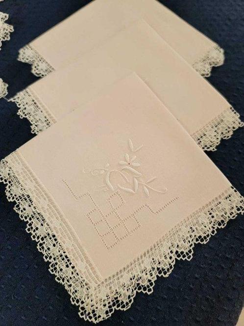 Handgeborduurde tafelkleed en servetten - Tafelkleed (8) -, Antiek en Kunst, Antiek | Tapijten, Tafelkleden en Textiel