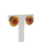 Gouden oorclips met bloedkoraal (vintage, rouw sieraden), Gebruikt, Overige kleuren, Ophalen of Verzenden, Met edelsteen