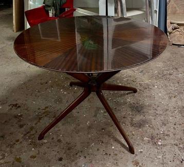 Table - Noyer - Table ronde en noyer beschikbaar voor biedingen