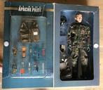 Blue Box Toys - Schaal - Apache Pilot Marshall - Polyester -, Nieuw