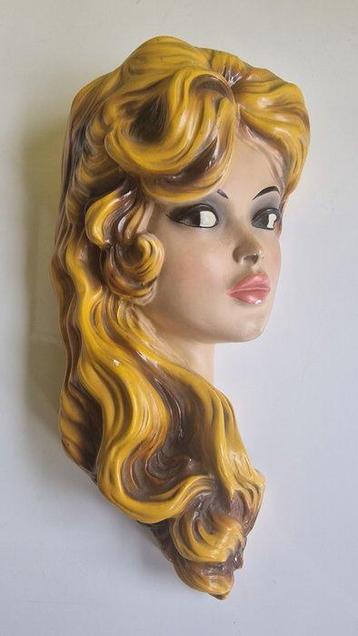 Arnova Golden - Buste, Brigitte Bardot - Buste Mural B.B.