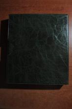 Accessoires - Une grosse boîte remplie de 7 classeurs à