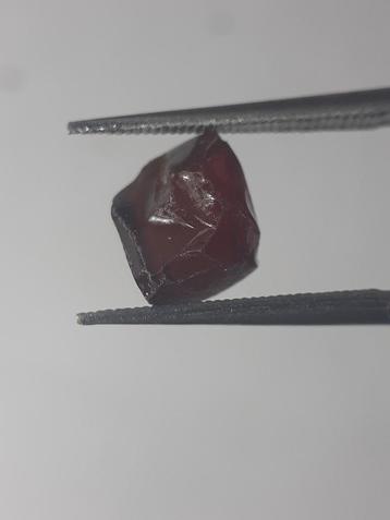 Natural red rhodolite Garnet - 2.585 ct - Rough Gemstone - f disponible aux enchères