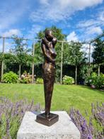 Beeldje, An embracing couple - 46 cm - Brons