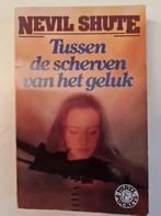 Tussen de scherven van het geluk 9789010040039 Nevil Shute, Boeken, Verzenden, Gelezen, Nevil Shute