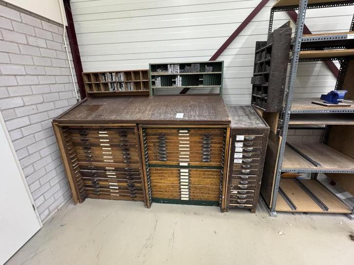 Online veiling: Nostalgia, Bok Letterbokken, Antiek en Kunst, Antiek | Gereedschap en Instrumenten