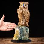 Uil uit steen gesneden op een basis van natuurlijk kwarts -, Verzamelen, Nieuw