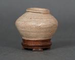 Pot - Tang- tot Song-dynastie (9e–11e eeuw) potje met fijn, Antiek en Kunst
