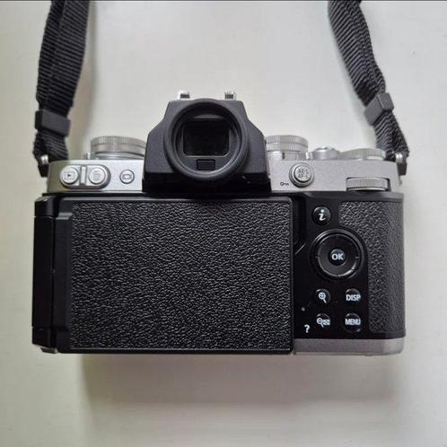 Nikon Z fc + DX 24/1.7 Appareil photo sans miroir, Audio, Tv en Foto, Fotocamera's Digitaal