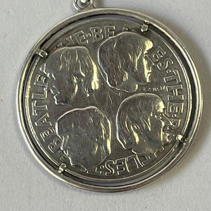 Decoratief ornament - The Beatles - 1965–1966 Commemorative, Cd's en Dvd's, Vinyl Singles