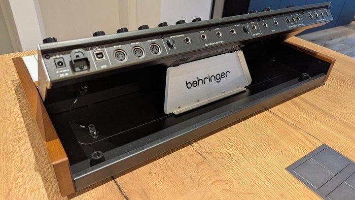 Behringer - Poly D - - Keyboard-synthesizer - Duitsland -, Musique & Instruments, Instruments à vent | Flûtes à bec