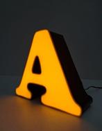 Lamp - Plexiglas - Letter A, Antiquités & Art