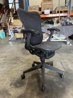 Refurbished Herman Miller Mirra 2 bureaustoel - zwart, Ergonomisch, Bureaustoel, Zo goed als nieuw, Zwart