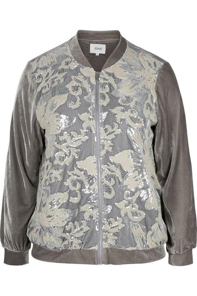 Jasje Zizzi fluweel geborduurd maat m, Vêtements | Femmes, Vestes & Costumes, Envoi