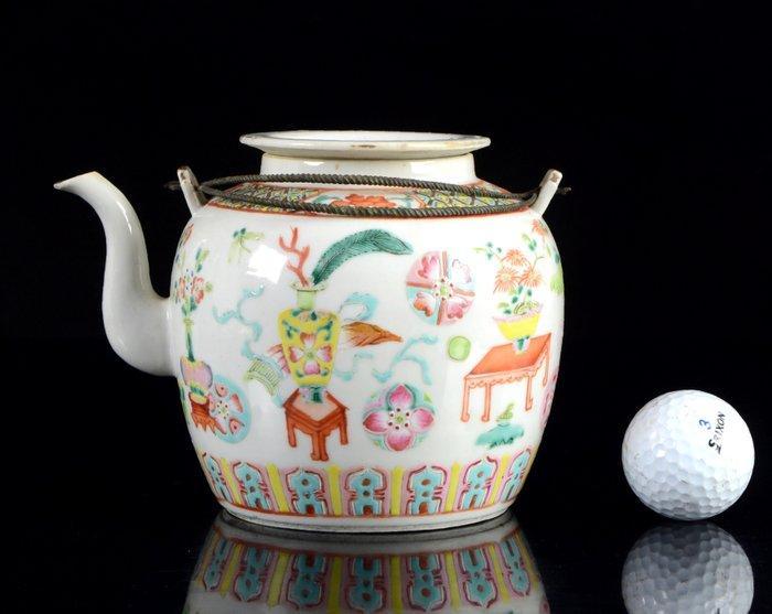 Een Chinese theepot uit The Hundred Antiques met deksel. -, Antiek en Kunst, Antiek | Overige Antiek