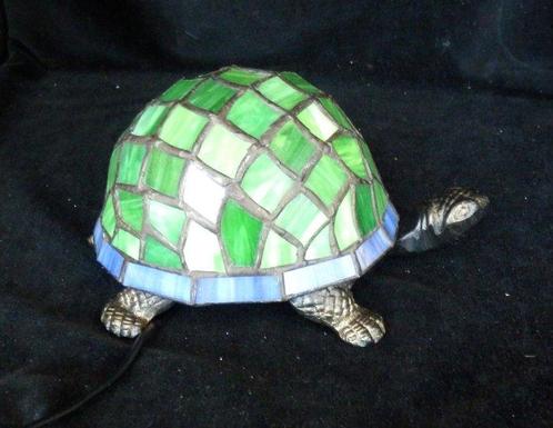 Fraaie Tiffany lamp stijl kleur Groen in de vorm van een, Antiek en Kunst, Curiosa en Brocante
