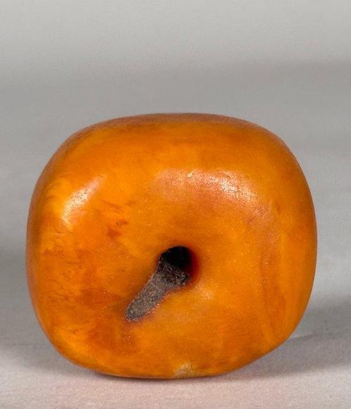 Figure - Large natural amber bead - Ambre - Chine - Dynastie, Antiek en Kunst, Antiek | Overige Antiek