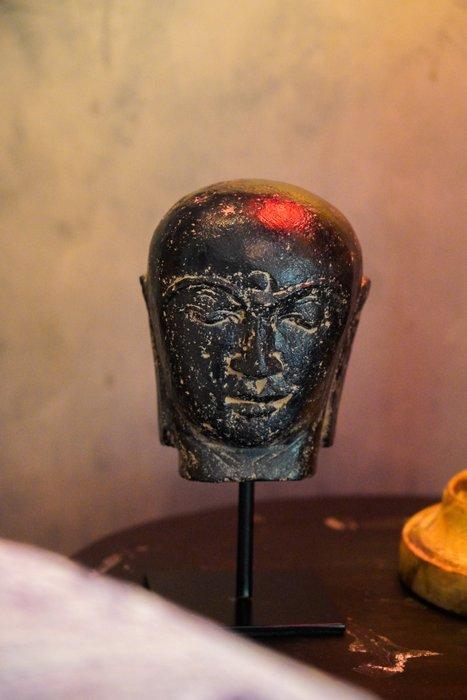 Beeld, NO RESERVE PRICE - C - Javanese Budha Head on a, Antiek en Kunst, Kunst | Designobjecten