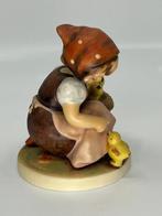 Goebel - Beeldje - Chick girl - TMK5 - Porselein, Antiek en Kunst