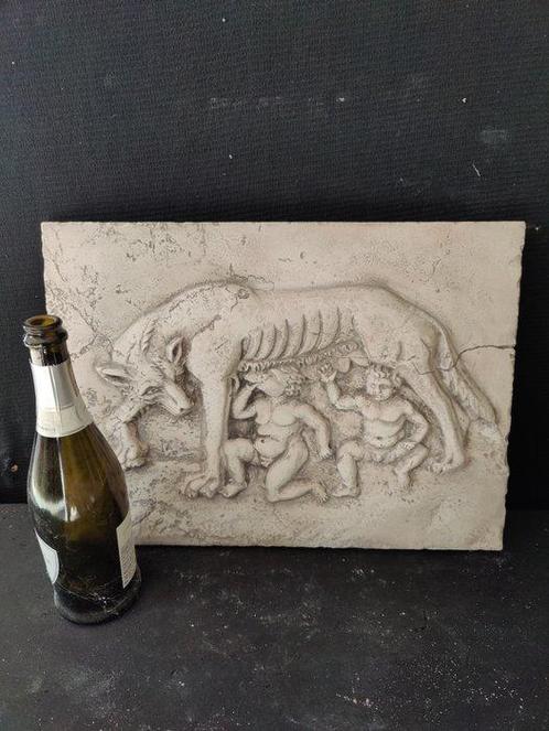 sculptuur, Bassorilievo - Lupa, Romolo e Remo - 36 cm -, Antiek en Kunst, Curiosa en Brocante
