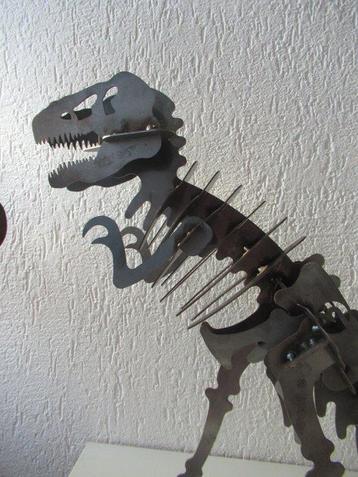 Statue, Groot ijzeren beeld Dinosaurus 90 cm - 6 kg - 90 cm