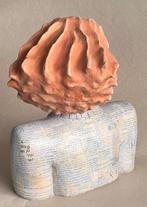 Margit Hohenberger - sculptuur, Mit der Zeit - 32 cm -