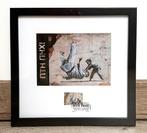 Banksy - PTN PNH! (FCK PTN!) - Cadre avec carte postale et, Verzamelen, Gelopen