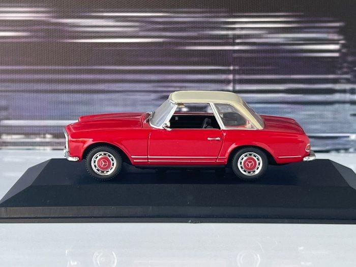 Minichamps 1:43 - Voiture miniature (2) - Mercedes Benz -, Hobby & Loisirs créatifs, Voitures miniatures | 1:5 à 1:12