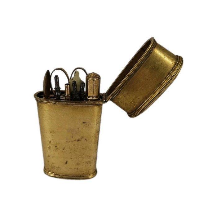 Reisset met toiletartikelen - Messing - Antiek etui van, Antiek en Kunst, Antiek | Overige Antiek