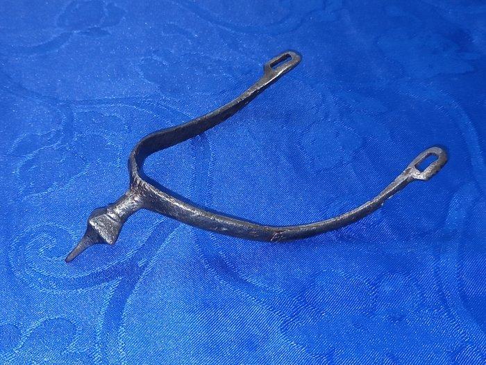 Médiéval - Fer (fonte/fer forgé) - Éperon, Antiek en Kunst, Antiek | Overige Antiek