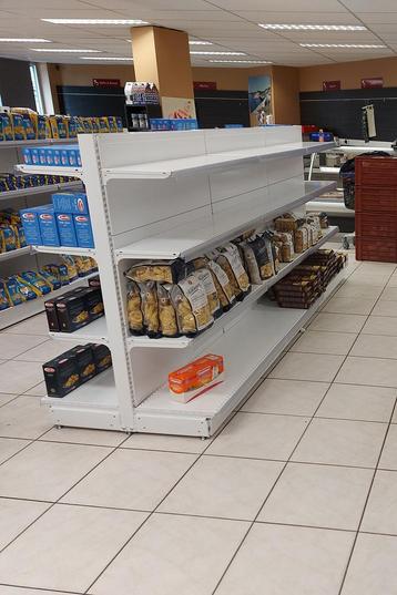 Rayonnage magasin double, gondole centrale. beschikbaar voor biedingen