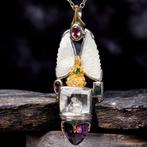 Goddelijke amulet in zilver en goud met edelstenen en, Verzamelen, Mineralen en Fossielen