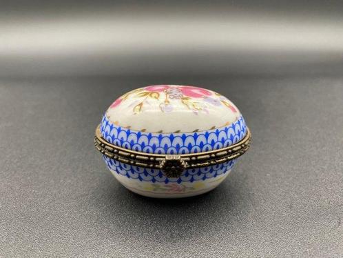 Porcelain Art, Peint Main France / Limoges, Sucre Digestif, Antiek en Kunst, Curiosa en Brocante