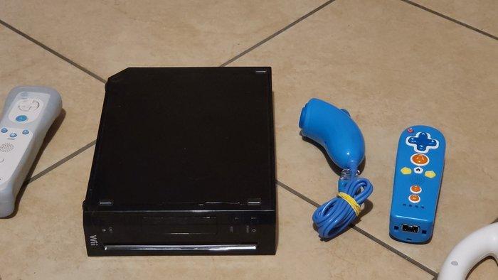 Nintendo - Wii - with 2 controllers and steering wheel and, Games en Spelcomputers, Spelcomputers | Overige Accessoires