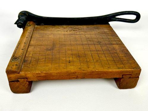 Ideal School Supply Co - Chicago, Illinois - Trancheuse -, Antiek en Kunst, Antiek | Wandborden en Tegels
