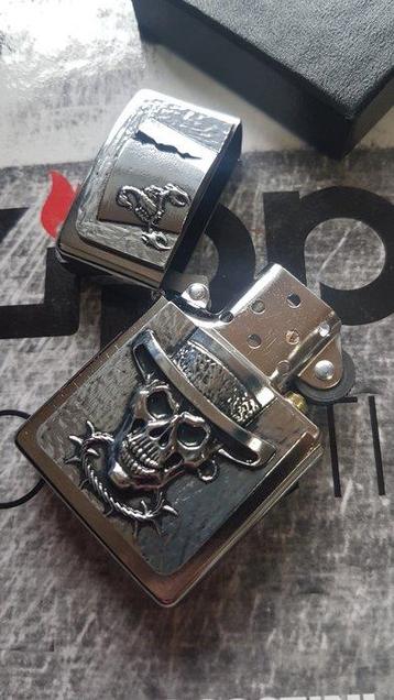Zippo - Original Zippo Rarität Skull TOP Hat 3D Emblem -