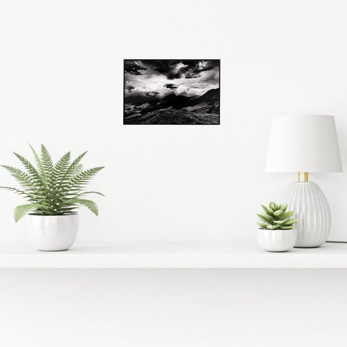 Rouzbeh Tahmassian - Serenade of shadows - No reserve price, Antiek en Kunst, Kunst | Designobjecten