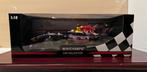 Minichamps 1:18 - Model raceauto -Red Bull Racing RB5 N°14, Hobby en Vrije tijd, Nieuw