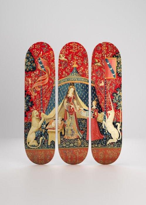 Figure - Trois skateboards Femme et la Licorne 1510, Antiek en Kunst, Kunst | Designobjecten