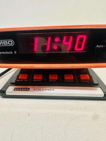 Horloge de bureau - MBO - Plastique - 1970-1980