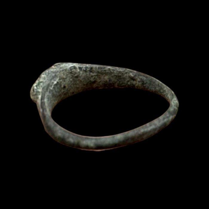 Oud-Romeins Brons Ring (Zonder Minimumprijs), Handtassen en Accessoires, Antieke sieraden
