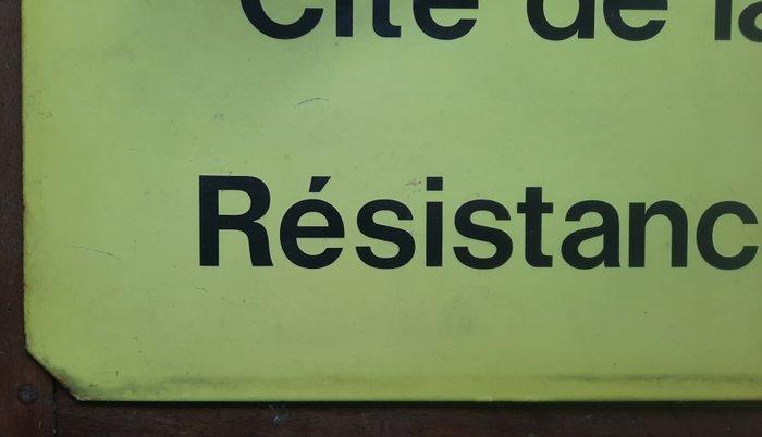 Reclamebord - Gepatineerde plaat - Buspaal van de stad, Antiek en Kunst, Antiek | Wandborden en Tegels