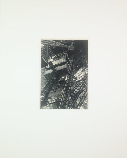 Germaine Krull (1897-1985) - La Tour Eiffel, ascenseur, Antiek en Kunst, Kunst | Schilderijen | Modern