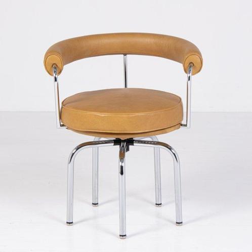 Cassina - Charlotte Perriand, Le Corbusier, Pierre Jeanneret, Antiek en Kunst, Antiek | Meubels | Stoelen en Sofa's