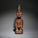 Ibeji-figuur. 28 cm H. EX George Maharis-collectie. - Yoruba