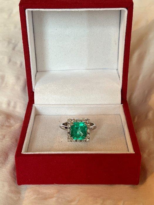 Ring Witgoud Smaragd, Handtassen en Accessoires, Ringen