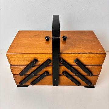 Naaidoos - Vintage naaibox met accessoires - Hout, Antiek en Kunst