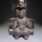 Tlatilco Terre cuite Figure féminine aux grandes jambes., Verzamelen