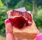 Nieuwe XL ARCANITE zeldzame oranje LAB-kristal op Matrix